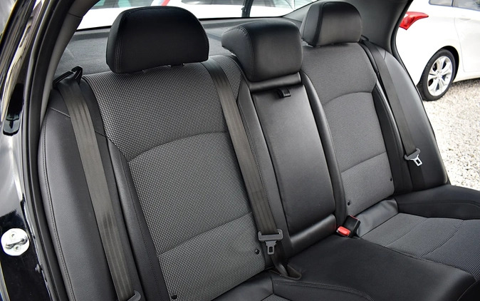 Kia Optima cena 48900 przebieg: 200000, rok produkcji 2014 z Krośniewice małe 667